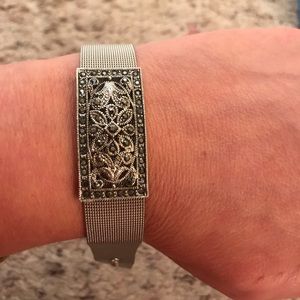 Cookie Lee bracelet with buckle fastener